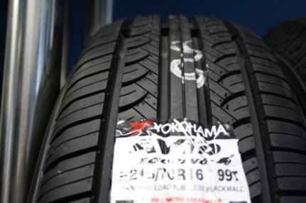 215/70R16 Yokohama AVID TOURING-S