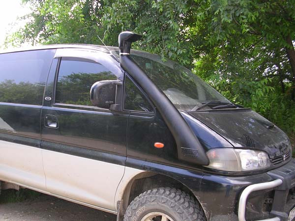 Шноркель из стеклопластика на Mitsubishi Delica - P8W (1994 – настоящее время)